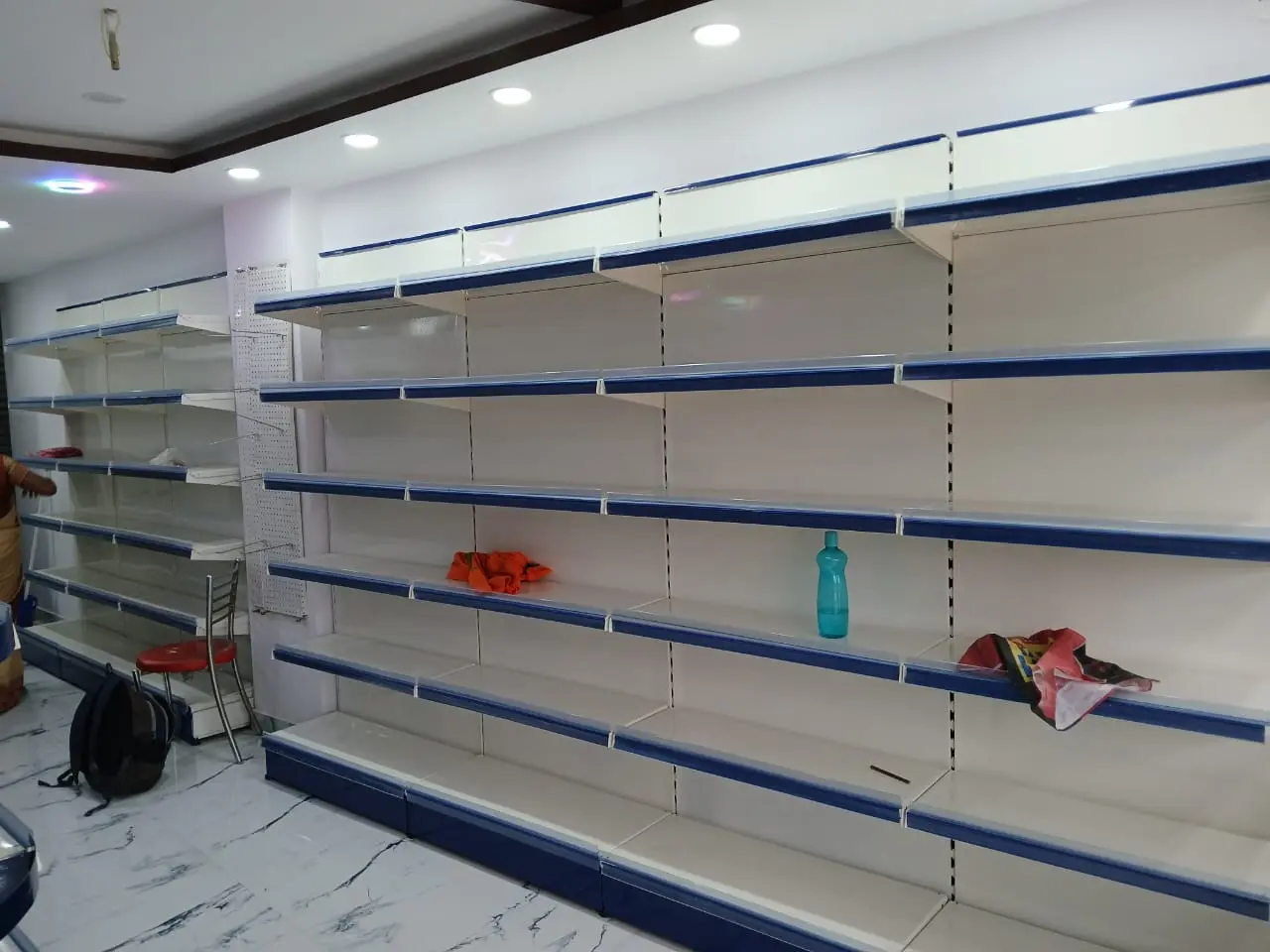 599984014_display racks (1).webp